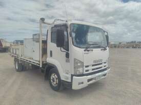 Isuzu FH - picture0' - Click to enlarge