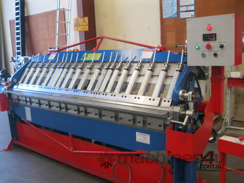 caption SHAW - SHAWBEND 2450 x 2.5 Hyd Panbrake Aus Patent Quick Change Fingers