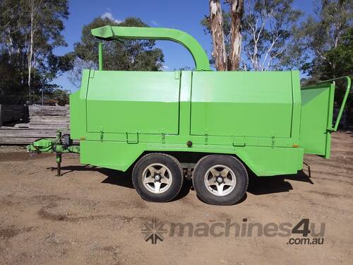Wood chipper trailer mounted