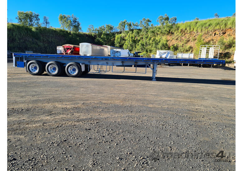 caption Highway Master Semi Flat top Trailer