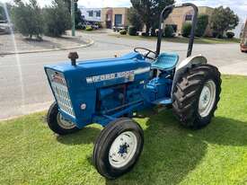 Tractor Ford 2000 2WD 3PL 36HP - picture0' - Click to enlarge