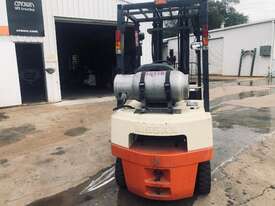 Cheap Nissan Forklift - picture0' - Click to enlarge