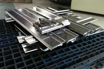 Multi Vee Bottom Die Block 110mm x 110mm Square Multi Vee Bottom Die Block 110mm x 110mm Square