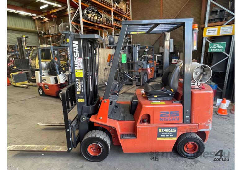 caption 2.5 Tonne Container Mast Forklift For Sale