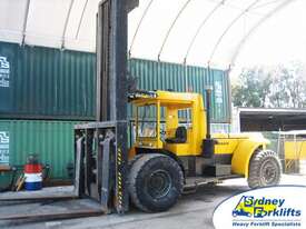 HYSTER 520B Forklift (PS064) - picture0' - Click to enlarge