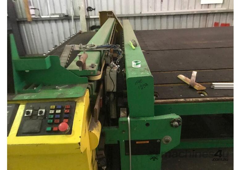 Used 2000 Bottero AUTOMATIC laminate Glass cutting table Glass Cutting