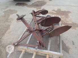 3 POINT LINKAGE 3 DISC PLOUGH - picture1' - Click to enlarge