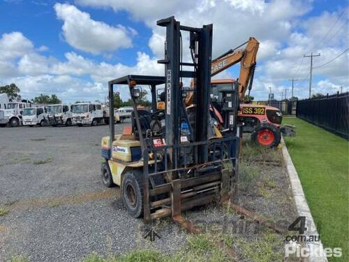 1992 Komatsu FG25-11