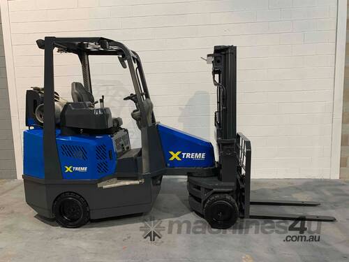 2t Xtreme Articulated Forklift