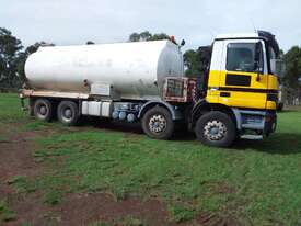 Twin steer water tanker - picture0' - Click to enlarge