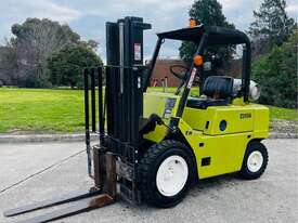 CLARK 2.5T LPG FORKLIFT CONTAINER MAST SIDE SHIFT - picture0' - Click to enlarge