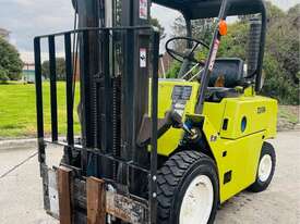 CLARK 2.5T LPG FORKLIFT CONTAINER MAST SIDE SHIFT - picture1' - Click to enlarge