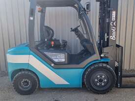 New Baoli 2.5T Diesel Forklift with Side Shift and Fork Positioner - picture0' - Click to enlarge