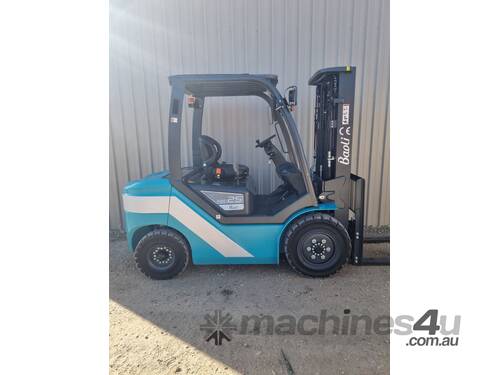 New Baoli 2.5T Diesel Forklift with Side Shift and Fork Positioner