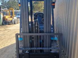 New Baoli 2.5T Diesel Forklift with Side Shift and Fork Positioner - picture1' - Click to enlarge