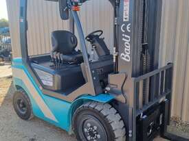 New Baoli 2.5T Diesel Forklift with Side Shift and Fork Positioner - picture2' - Click to enlarge