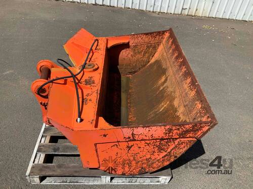 14 tonne tilt mud bucket 