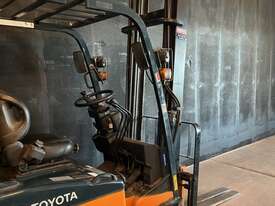 Toyota Electric Forklift 7FBE18 1.8T - picture2' - Click to enlarge