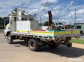 2015 Isuzu NPS 65-155 - picture2' - Click to enlarge