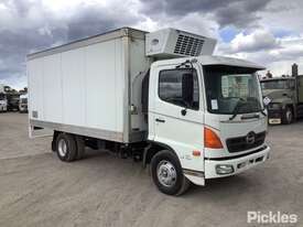 2004 Hino FC4J - picture0' - Click to enlarge