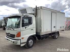 2004 Hino FC4J - picture0' - Click to enlarge