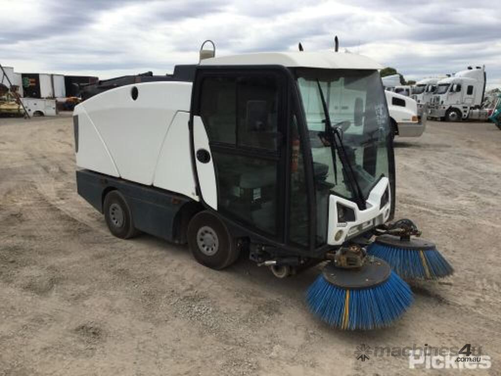 Used Johnston 2000 Footpath   Street Sweepers In , - Listed On Machines4u