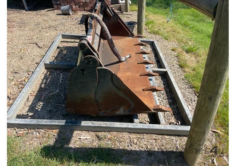 Used 2017 Digger 4 in 1 Bucket and Land Plane Skid Steer Buckets in