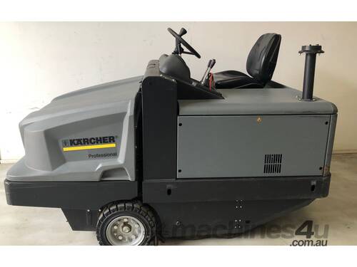 Karcher KM 120/250 Battery rider sweeper