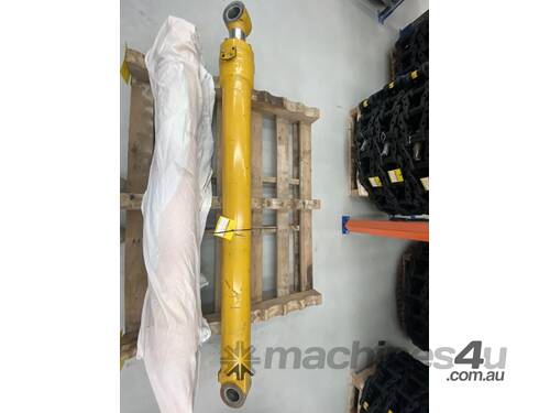 Komatsu PC200-8 Bucket Cylinder 