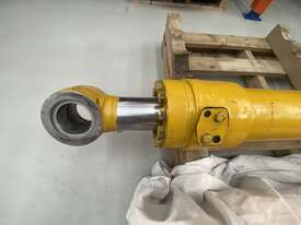 Komatsu PC200-8 Bucket Cylinder  - picture0' - Click to enlarge