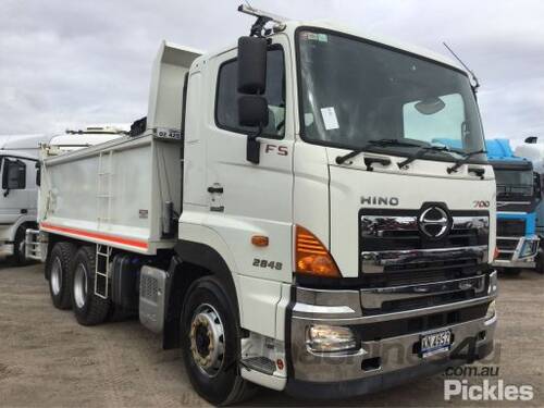 2020 Hino FS 700 2848