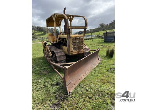 Bulldozer Caterpillar D4