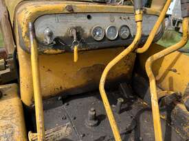 Bulldozer Caterpillar D4 - picture2' - Click to enlarge