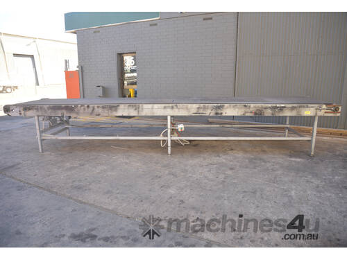 6m long 1145mm wide rubber belt conveyor 0.25kW motor on stand