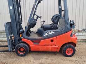 Linde 2T LPG Forklift with Container Mast - Hire - picture0' - Click to enlarge