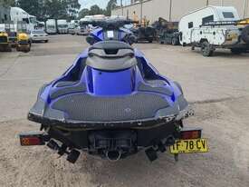 Yamaha Wave Runner - picture2' - Click to enlarge