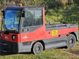 LINDE P250 Electric Tow Tug - picture0' - Click to enlarge