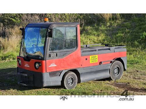 LINDE P250 Electric Tow Tug