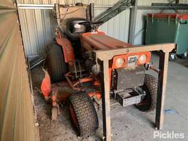 Kubota B7100 HST 4WD Tractor - picture0' - Click to enlarge