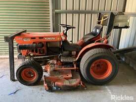 Kubota B7100 HST 4WD Tractor - picture2' - Click to enlarge