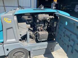 Tennant S30 Sweeper in good condition - picture2' - Click to enlarge