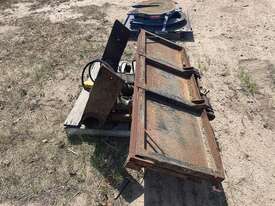 Tail Gate Loader - picture0' - Click to enlarge