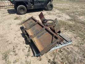 Tail Gate Loader - picture2' - Click to enlarge