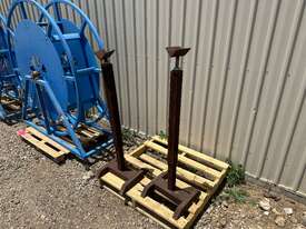 2 x Adjustable Pipe Holders - picture0' - Click to enlarge