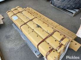 Pallet Of Grader Blade Attachments - picture1' - Click to enlarge