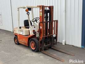 1982 Datsun PF02 2 Stage Forklift - picture0' - Click to enlarge