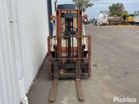 1982 Datsun PF02 2 Stage Forklift - picture0' - Click to enlarge