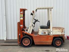 1982 Datsun PF02 2 Stage Forklift - picture2' - Click to enlarge