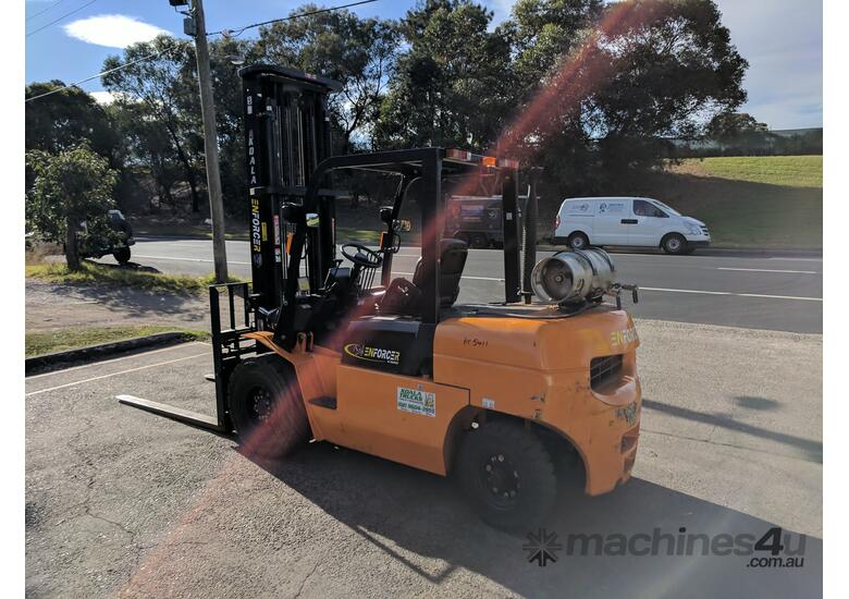 2015 ENFORCER R50L-HC | 5000 Kg | 4.5m Lift | Fork Positioner Side Shift