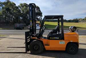 2015 ENFORCER R50L-HC | 5000 Kg | 4.5m Lift | Fork Positioner Side Shift